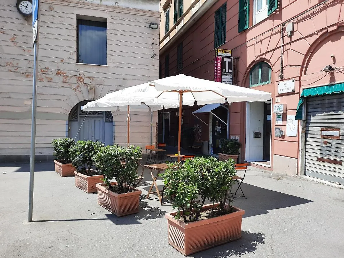 Hotel Le Tre Stazioni Genoa 2*,